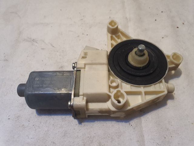 bontott MERCEDES-BENZ VITO Jobb első Ablakemelő Motor