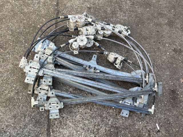 bontott MERCEDES-BENZ VITO Jobb első Ablakemelő Szerkezet (Mechanikus)