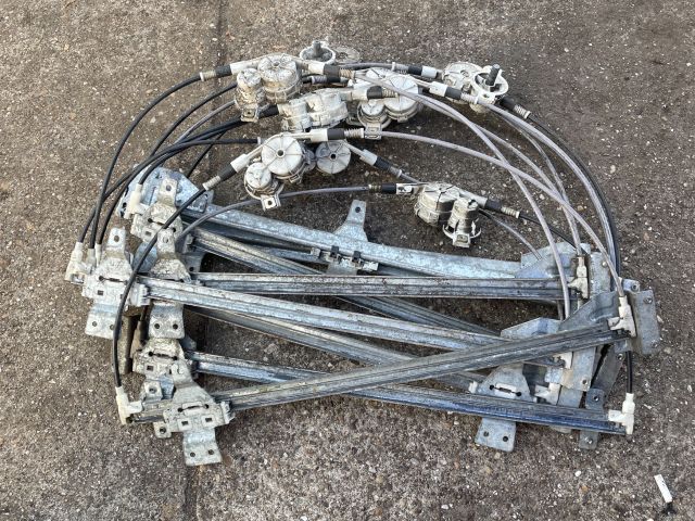 bontott MERCEDES-BENZ VITO Jobb első Ablakemelő Szerkezet (Mechanikus)