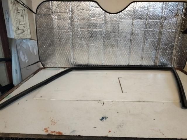 bontott MERCEDES-BENZ VITO Jobb első Ajtó Szigetelés