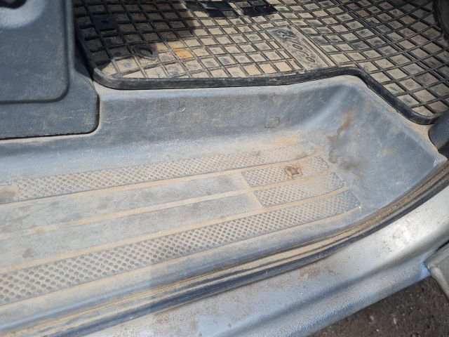 bontott MERCEDES-BENZ VITO Jobb első Belső Küszöb Burkolat