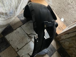 bontott MERCEDES-BENZ VITO Jobb első Dobbetét (Kerékjárati, Műanyag)