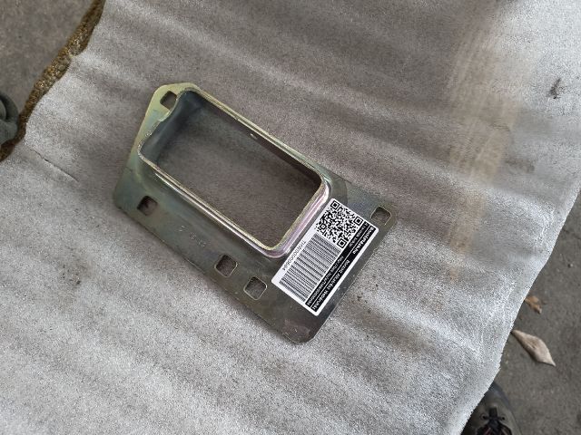 bontott MERCEDES-BENZ VITO Jobb első Lökhárító Merevítő Tartó (Fém)