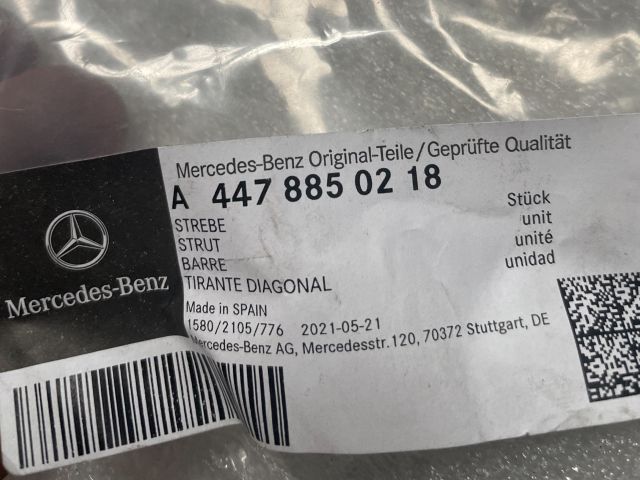 bontott MERCEDES-BENZ VITO Jobb első Lökhárító Tartó (Műanyag)