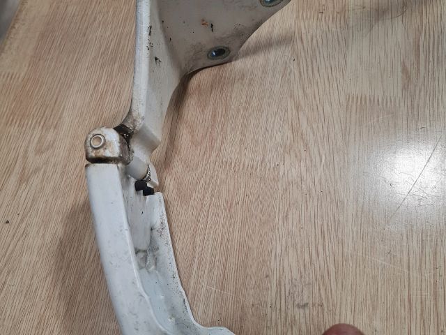 bontott MERCEDES-BENZ VITO Jobb hátsó Alsó Zsanér