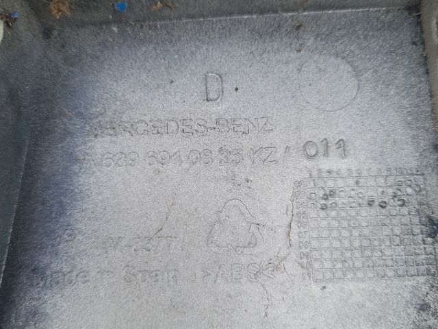 bontott MERCEDES-BENZ VITO Jobb Hátsó Lámpa Bajusz Díszléc