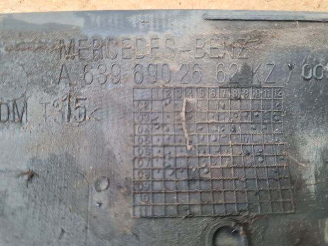 bontott MERCEDES-BENZ VITO Jobb hátsó Sárvédő Díszléc