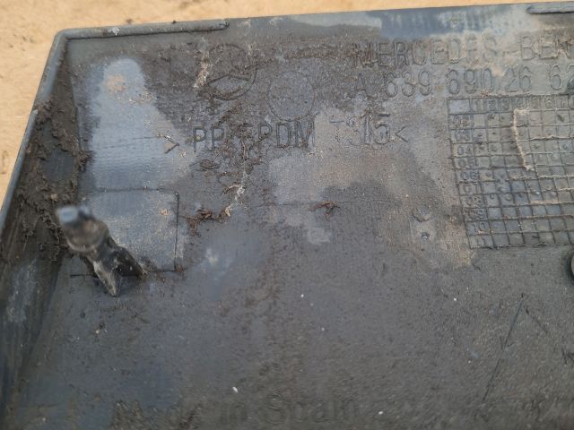 bontott MERCEDES-BENZ VITO Jobb hátsó Sárvédő Díszléc