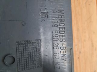 bontott MERCEDES-BENZ VITO Jobb hátsó Sárvédő Díszléc