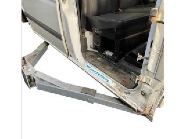 bontott MERCEDES-BENZ VITO Jobb Küszöb