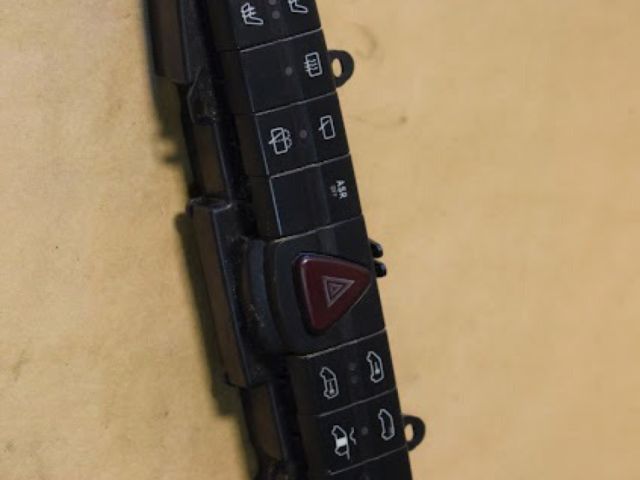 bontott MERCEDES-BENZ VITO Középkonzol Vezérlő Panel