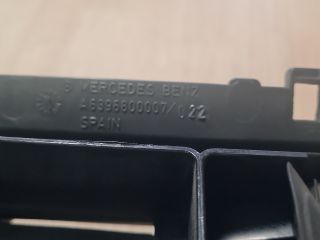 bontott MERCEDES-BENZ VITO Középső Szellőző Keret