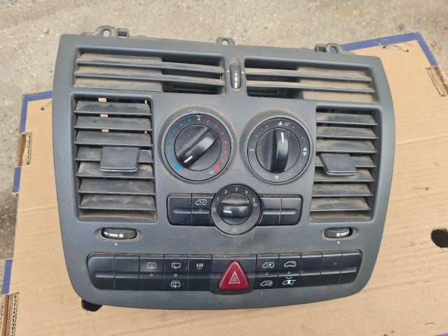 bontott MERCEDES-BENZ VITO Középső Szellőző