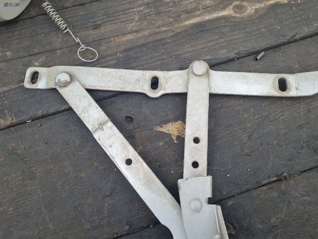 bontott MERCEDES-BENZ VITO Motorháztető Bal Zsanér