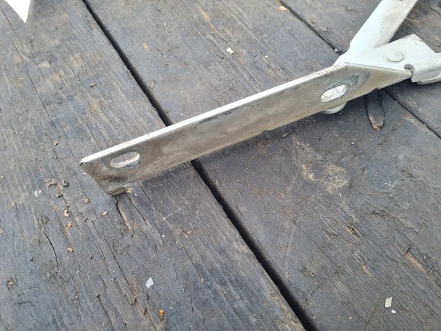 bontott MERCEDES-BENZ VITO Motorháztető Bal Zsanér