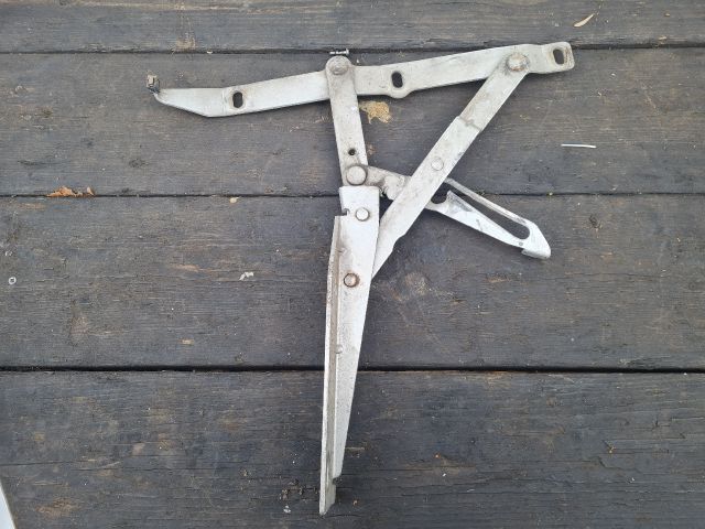 bontott MERCEDES-BENZ VITO Motorháztető Jobb Zsanér