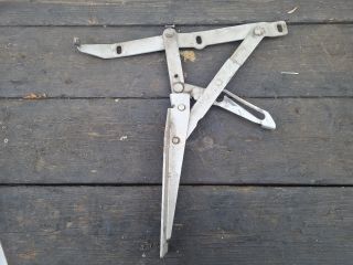 bontott MERCEDES-BENZ VITO Motorháztető Jobb Zsanér