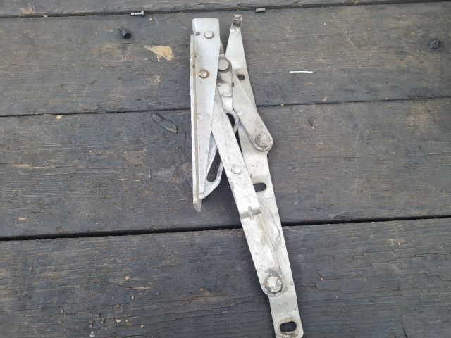 bontott MERCEDES-BENZ VITO Motorháztető Jobb Zsanér