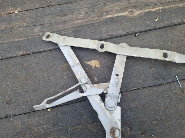 bontott MERCEDES-BENZ VITO Motorháztető Jobb Zsanér