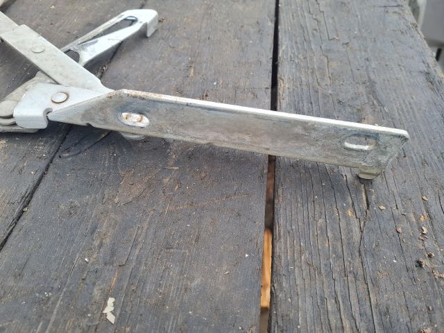 bontott MERCEDES-BENZ VITO Motorháztető Jobb Zsanér