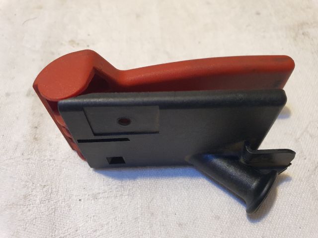 bontott MERCEDES-BENZ VITO Motorháztető Nyitó Kar / Gomb