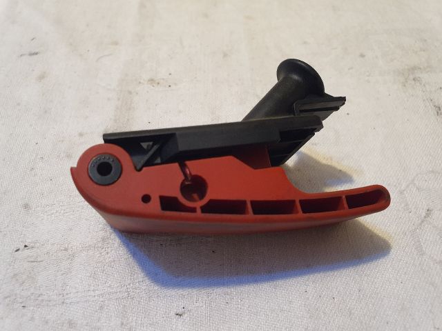 bontott MERCEDES-BENZ VITO Motorháztető Nyitó Kar / Gomb