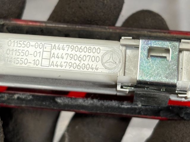 bontott MERCEDES-BENZ VITO Pótféklámpa