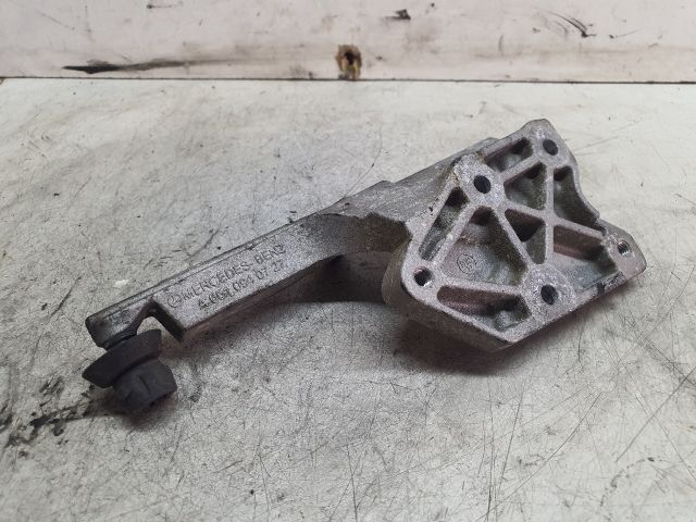 bontott MERCEDES-BENZ VITO Tartó Bak