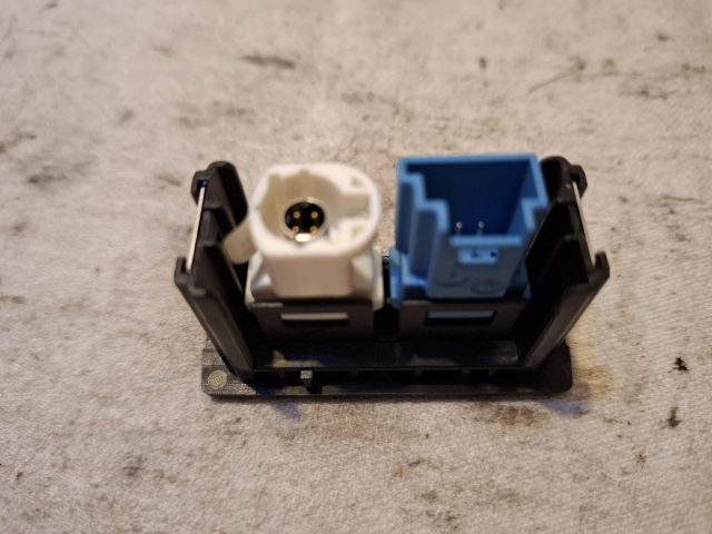 bontott MERCEDES-BENZ VITO USB Aljzat