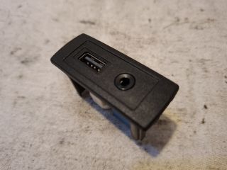 bontott MERCEDES-BENZ VITO USB Aljzat