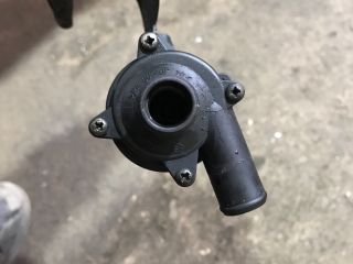 bontott MERCEDES-BENZ VITO Vízpumpa Dörzskerék (Elektromos)