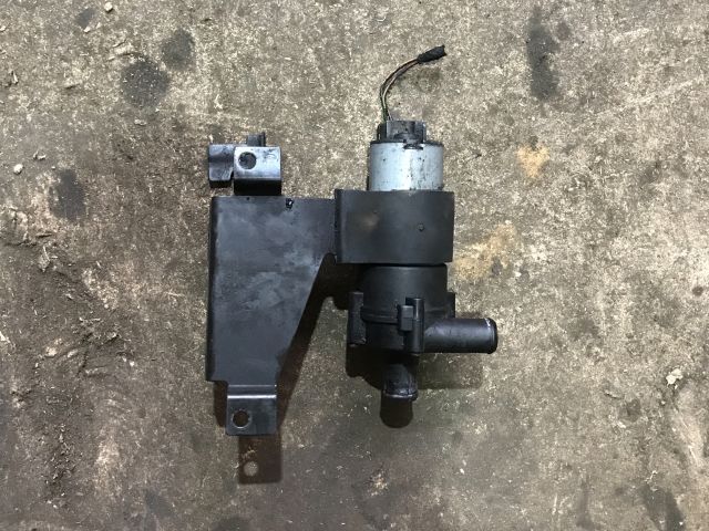 bontott MERCEDES-BENZ VITO Vízpumpa Dörzskerék (Elektromos)