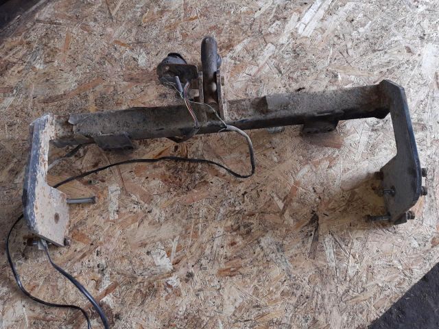 bontott MERCEDES-BENZ VITO Vonóhorog