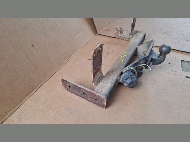 bontott MERCEDES-BENZ VITO Vonóhorog