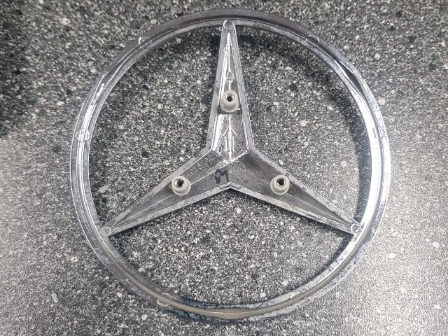 bontott MERCEDES-BENZ X-CLASS Hátsó Embléma