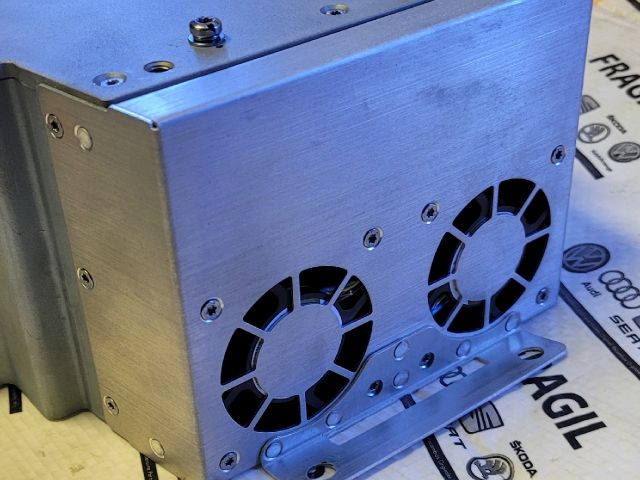 bontott MG HS Akkumulátor Töltő