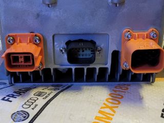 bontott MG HS Akkumulátor Töltő