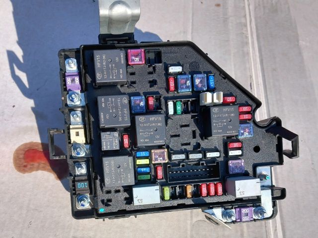 bontott MG HS Biztosítéktábla Motortér