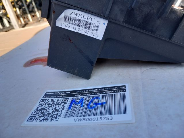 bontott MG HS Biztosítéktábla Motortér