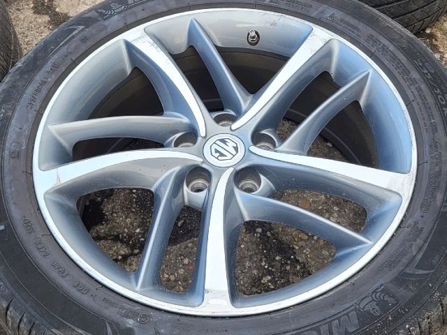 bontott MG HS Alufelni Szett Gumival