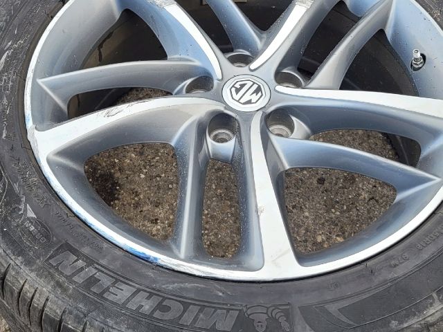 bontott MG HS Alufelni Szett Gumival