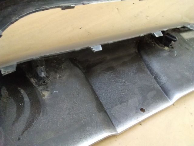 bontott MG HS Első Lökhárító Alsó Középső Díszrács