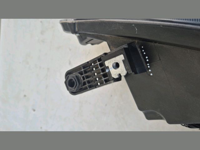 bontott MG MG 3 Jobb Fényszóró