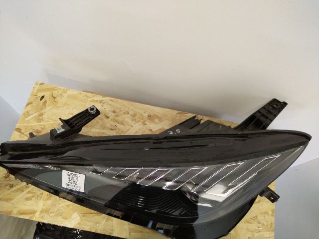 bontott MG MG4 EV Bal Fényszóró