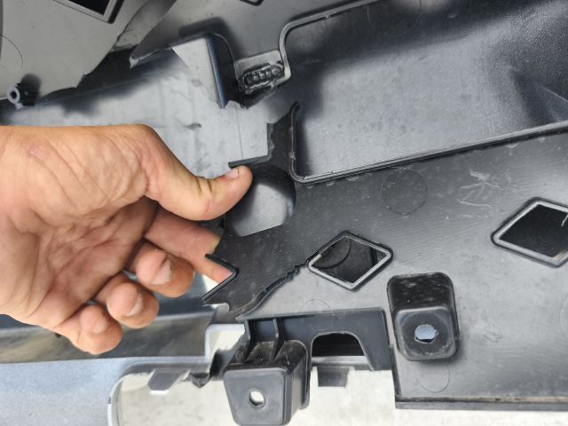 bontott MG MG4 EV Első Lökhárító (Üresen)