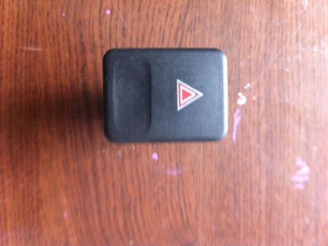 bontott MG MGF Vészvillogó Kapcsoló