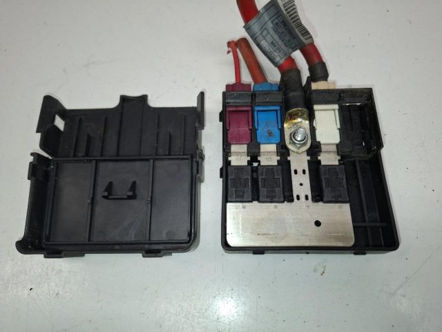 bontott MINI CLUBMAN Akkumulátor Vezérlő Panel