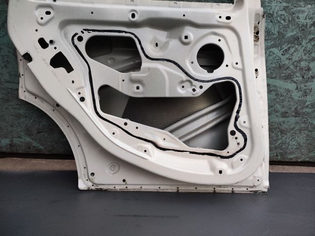 bontott MINI CLUBMAN Bal hátsó Ajtó (Üres lemez)