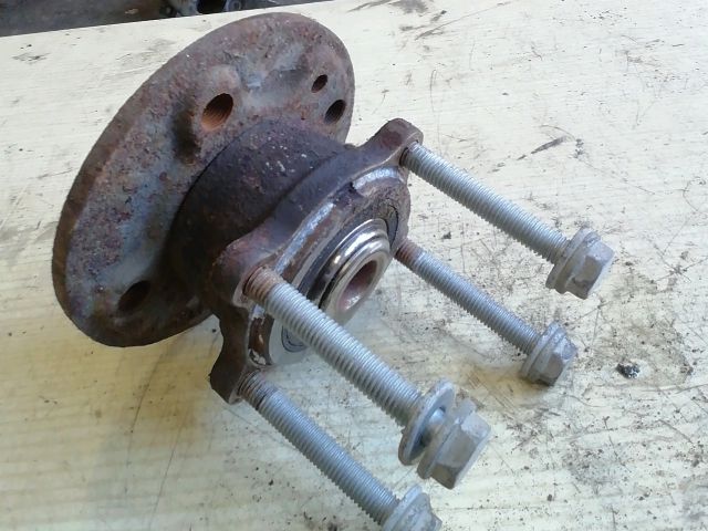 bontott MINI CLUBMAN Bal hátsó Kerékagy