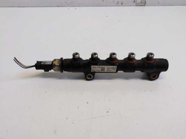 bontott MINI CLUBMAN Nagynyomású Üzemanyag Gyűjtőcső